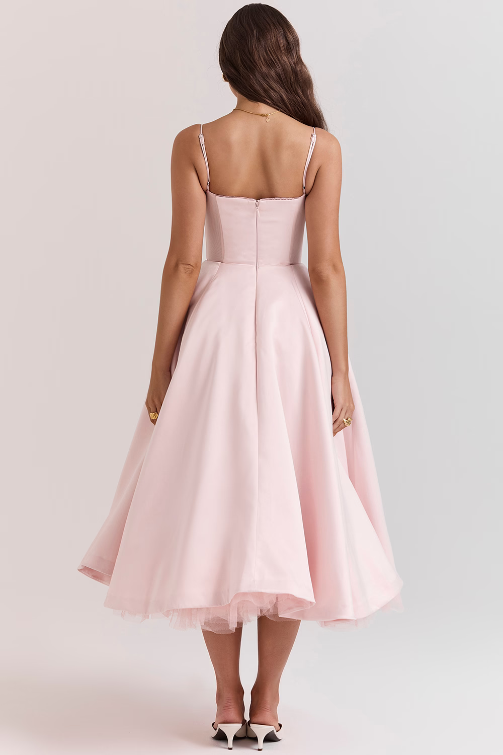 Elegancka Sukienka Midi dla Nieskazitelnego Letniego Stylu