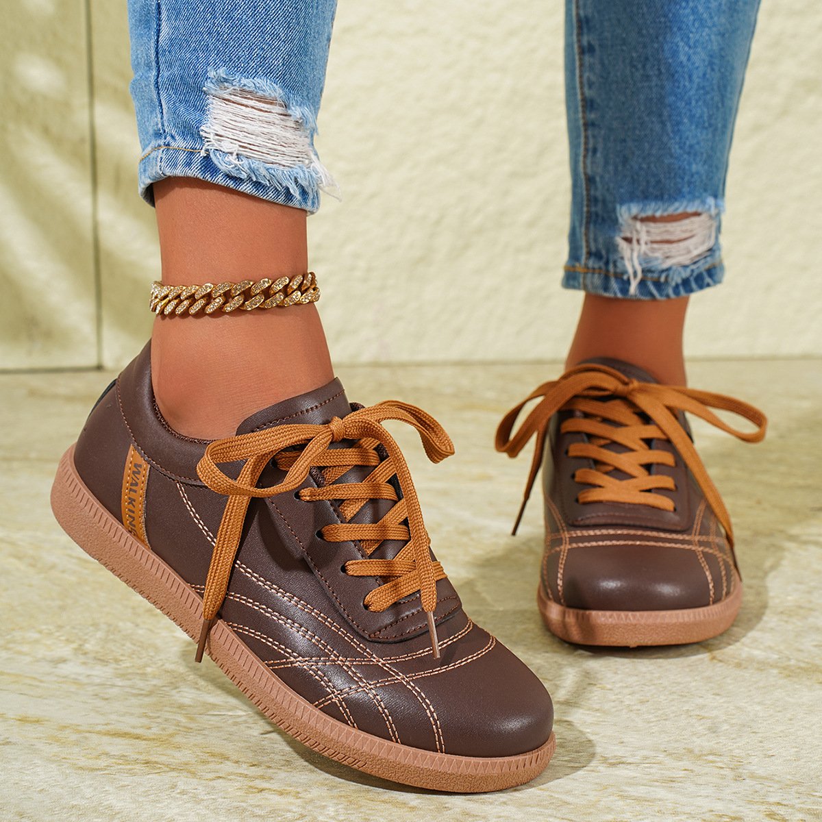 Sznurowane Sneakersy na Grubej Podeszwie z Okrągłym Noskiem | Idealne na Każdą Porę Roku