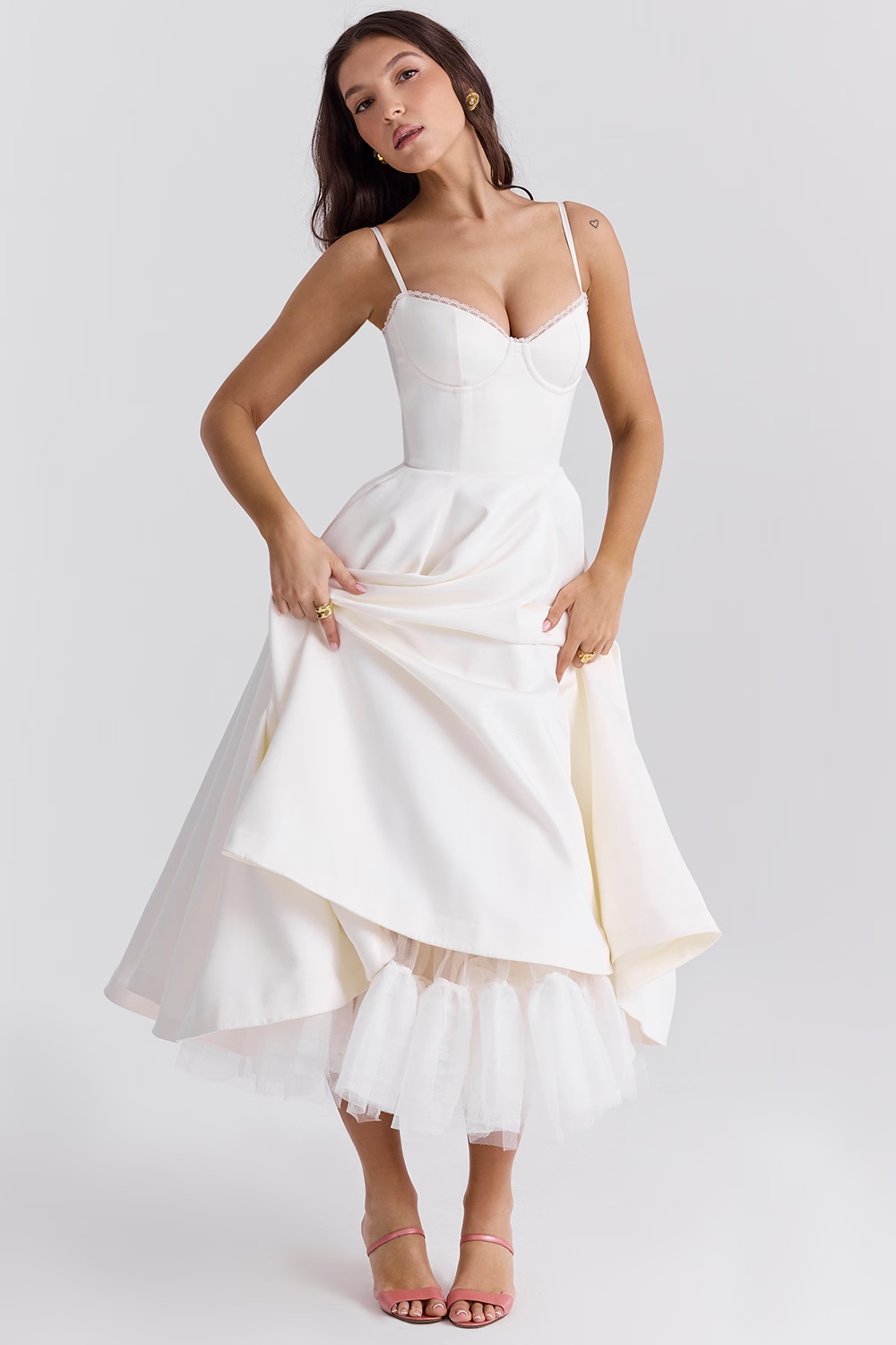 Elegancka Sukienka Midi dla Nieskazitelnego Letniego Stylu