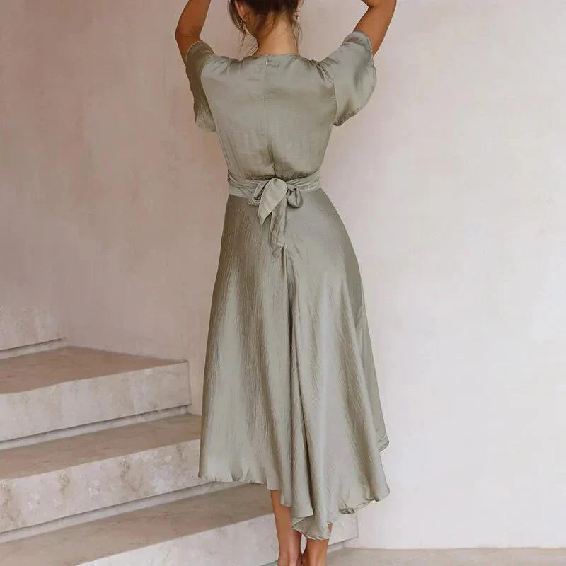 Zwiewna Sukienka Vintage z Eleganckim Krojem | Idealna na Lato