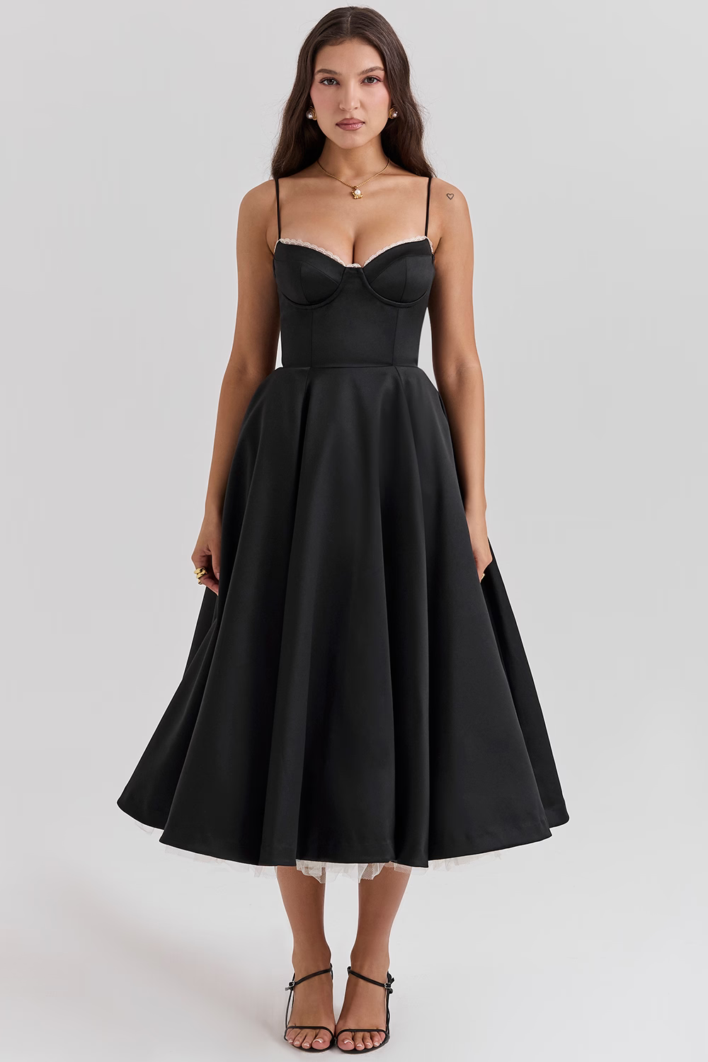 Elegancka Sukienka Midi dla Nieskazitelnego Letniego Stylu