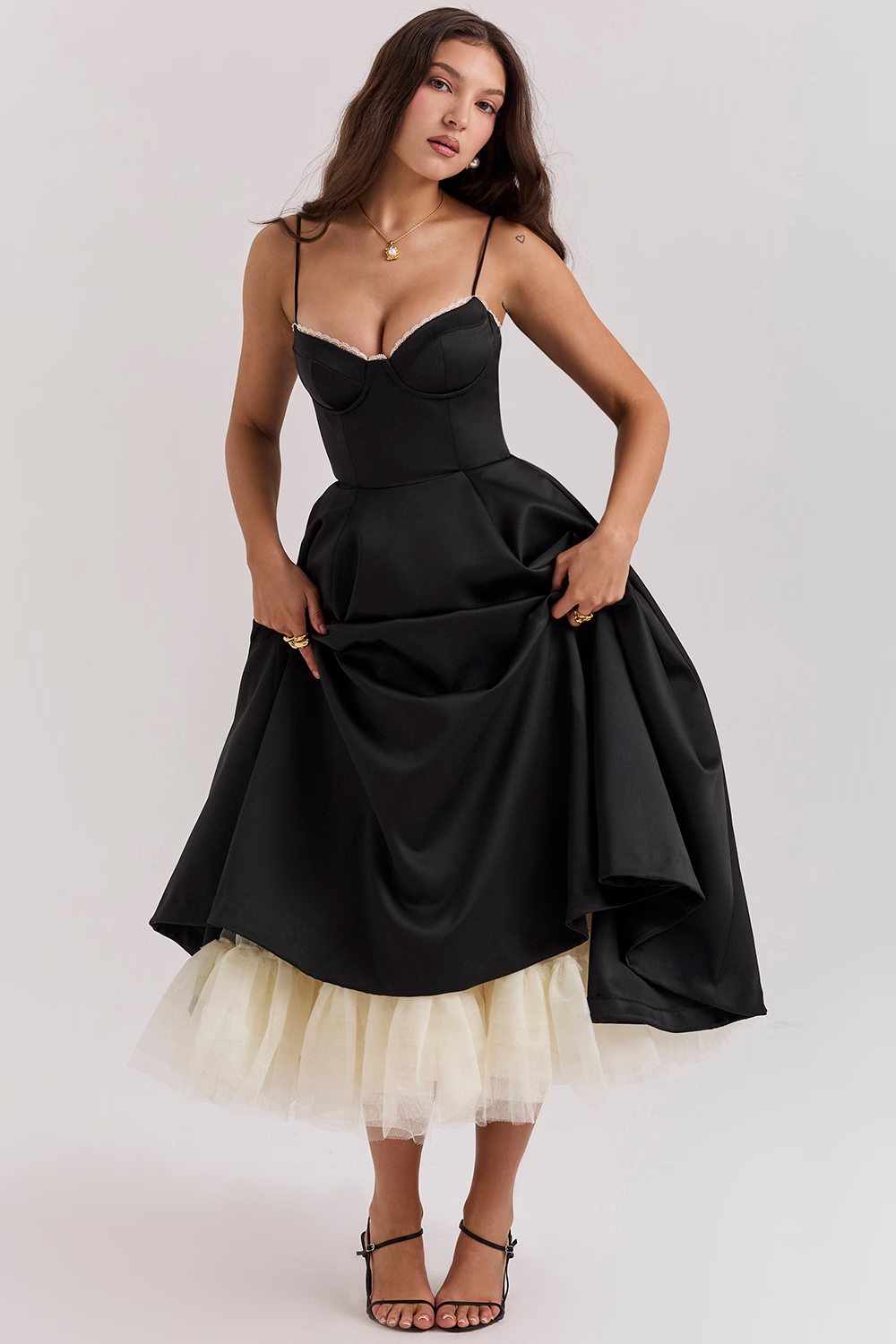 Elegancka Sukienka Midi dla Nieskazitelnego Letniego Stylu