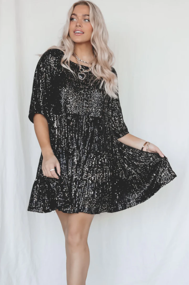 Warstwowa Sukienka Mini Babydoll z Cekinami | Idealna na Letnie Przyjęcia