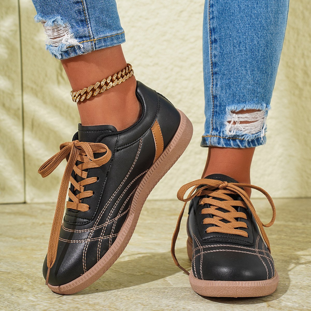 Sznurowane Sneakersy na Grubej Podeszwie z Okrągłym Noskiem | Idealne na Każdą Porę Roku
