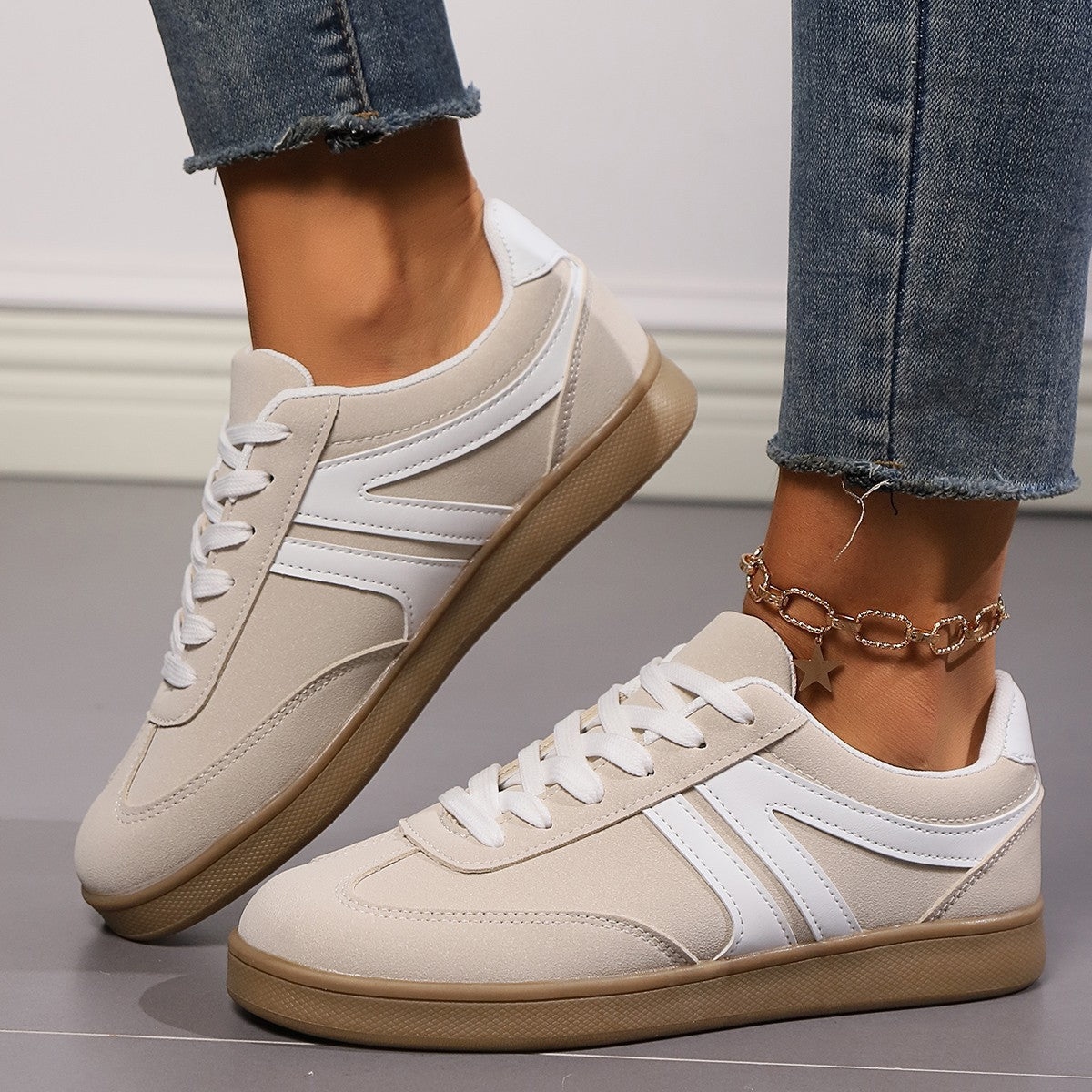 Sznurowane Płaskie Buty z Okrągłym Noskiem i Cholewką z PU | Idealne na Każdą Porę Roku