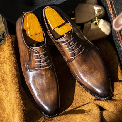 Męskie Buty Wizytowe o Smukłym Kroju z Detalami Vintage