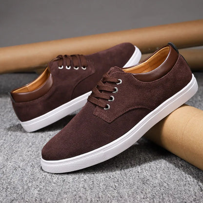 Klasyczne Skórzane Sneakersy Zamszowe Wsuwane z Wkładką z Owczej Skóry i Antypoślizgową Podeszwą