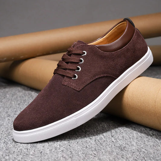 Klasyczne Skórzane Sneakersy Zamszowe Wsuwane z Wkładką z Owczej Skóry i Antypoślizgową Podeszwą